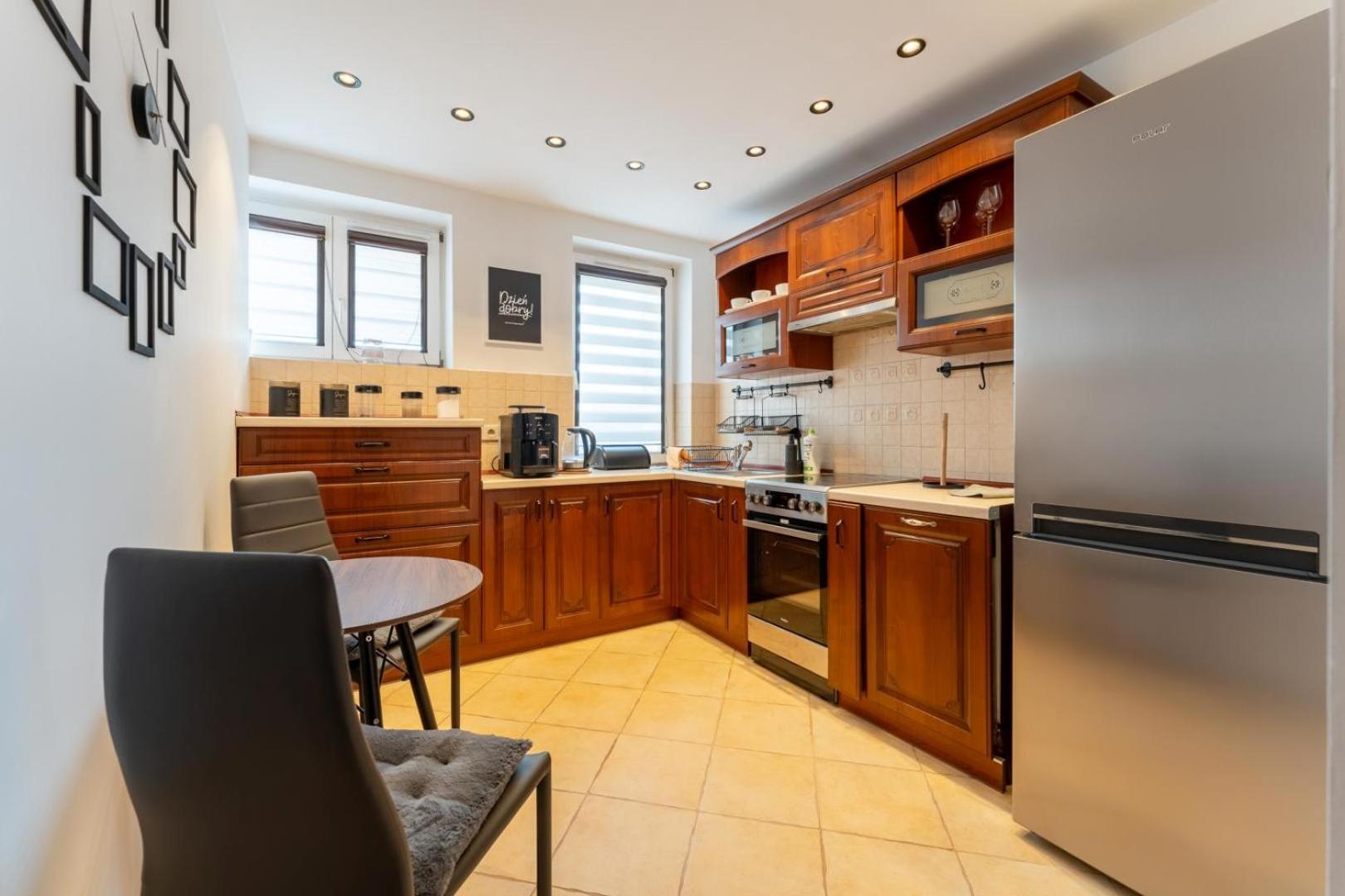 Apartament Ratuszlove - 2 Osobne Sypialnie, Z Widokiem Na Ratusz - By Spaceapart イェレニャ・グーラ エクステリア 写真