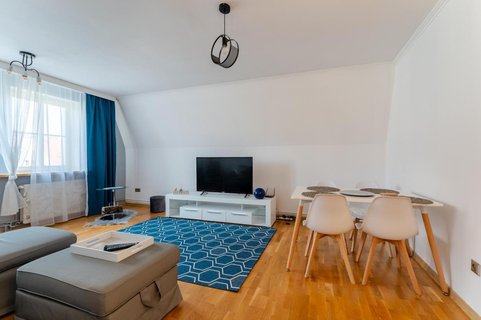 Apartament Ratuszlove - 2 Osobne Sypialnie, Z Widokiem Na Ratusz - By Spaceapart イェレニャ・グーラ エクステリア 写真