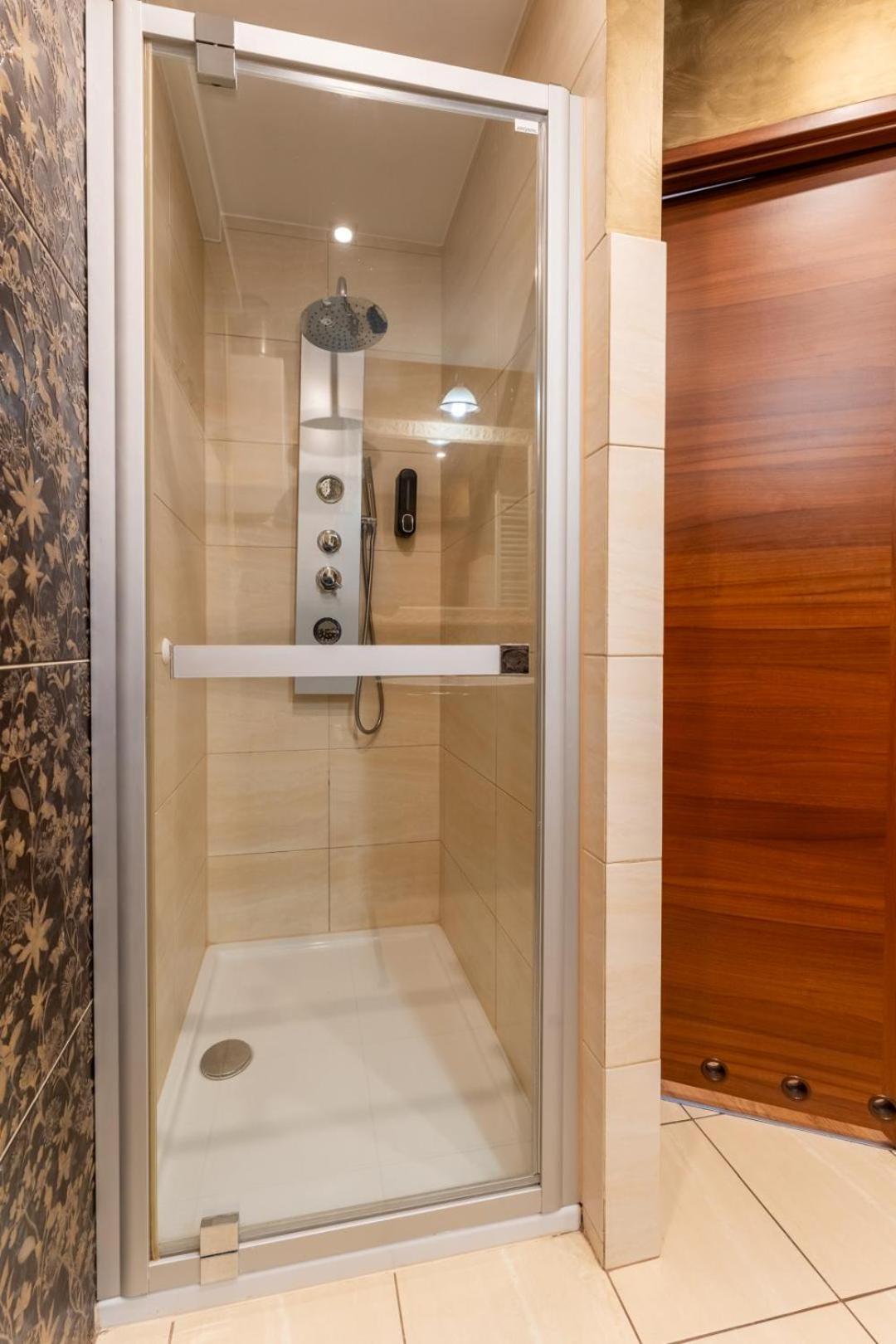 Apartament Ratuszlove - 2 Osobne Sypialnie, Z Widokiem Na Ratusz - By Spaceapart イェレニャ・グーラ エクステリア 写真