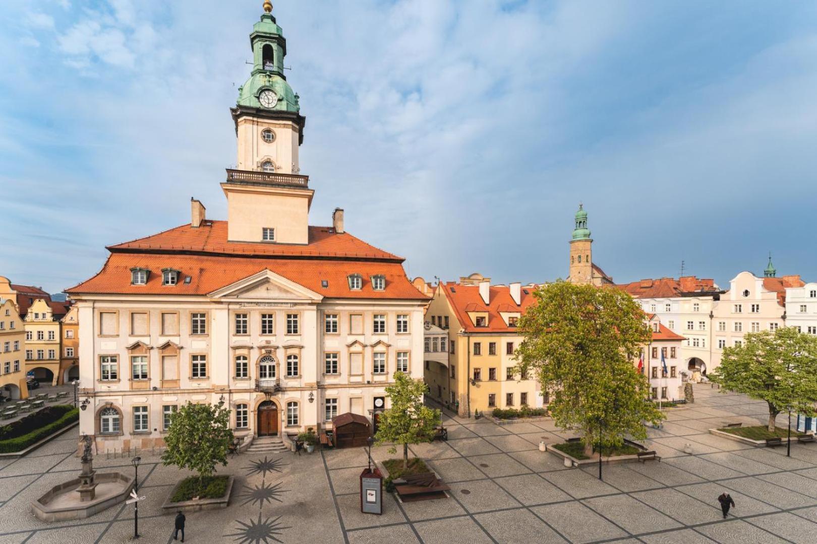 Apartament Ratuszlove - 2 Osobne Sypialnie, Z Widokiem Na Ratusz - By Spaceapart イェレニャ・グーラ エクステリア 写真