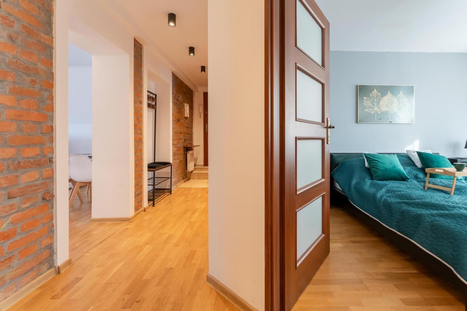 Apartament Ratuszlove - 2 Osobne Sypialnie, Z Widokiem Na Ratusz - By Spaceapart イェレニャ・グーラ エクステリア 写真
