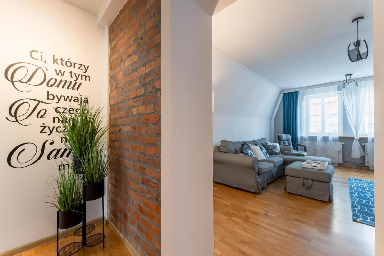 Apartament Ratuszlove - 2 Osobne Sypialnie, Z Widokiem Na Ratusz - By Spaceapart イェレニャ・グーラ エクステリア 写真
