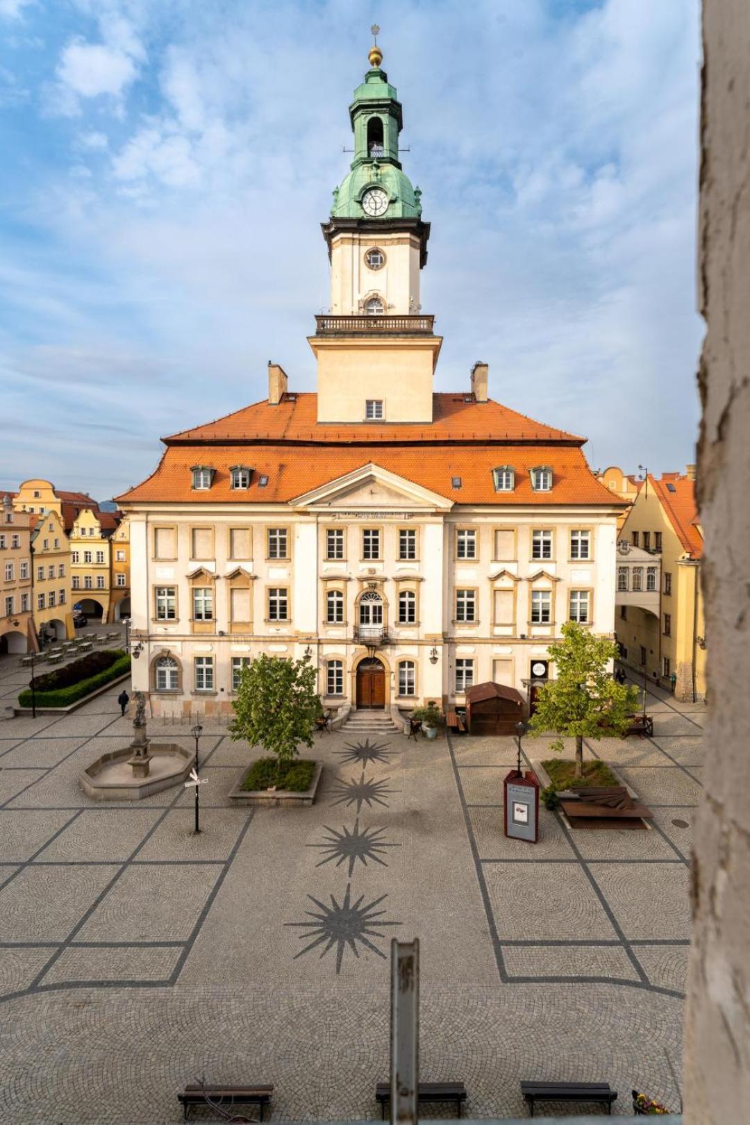 Apartament Ratuszlove - 2 Osobne Sypialnie, Z Widokiem Na Ratusz - By Spaceapart イェレニャ・グーラ エクステリア 写真